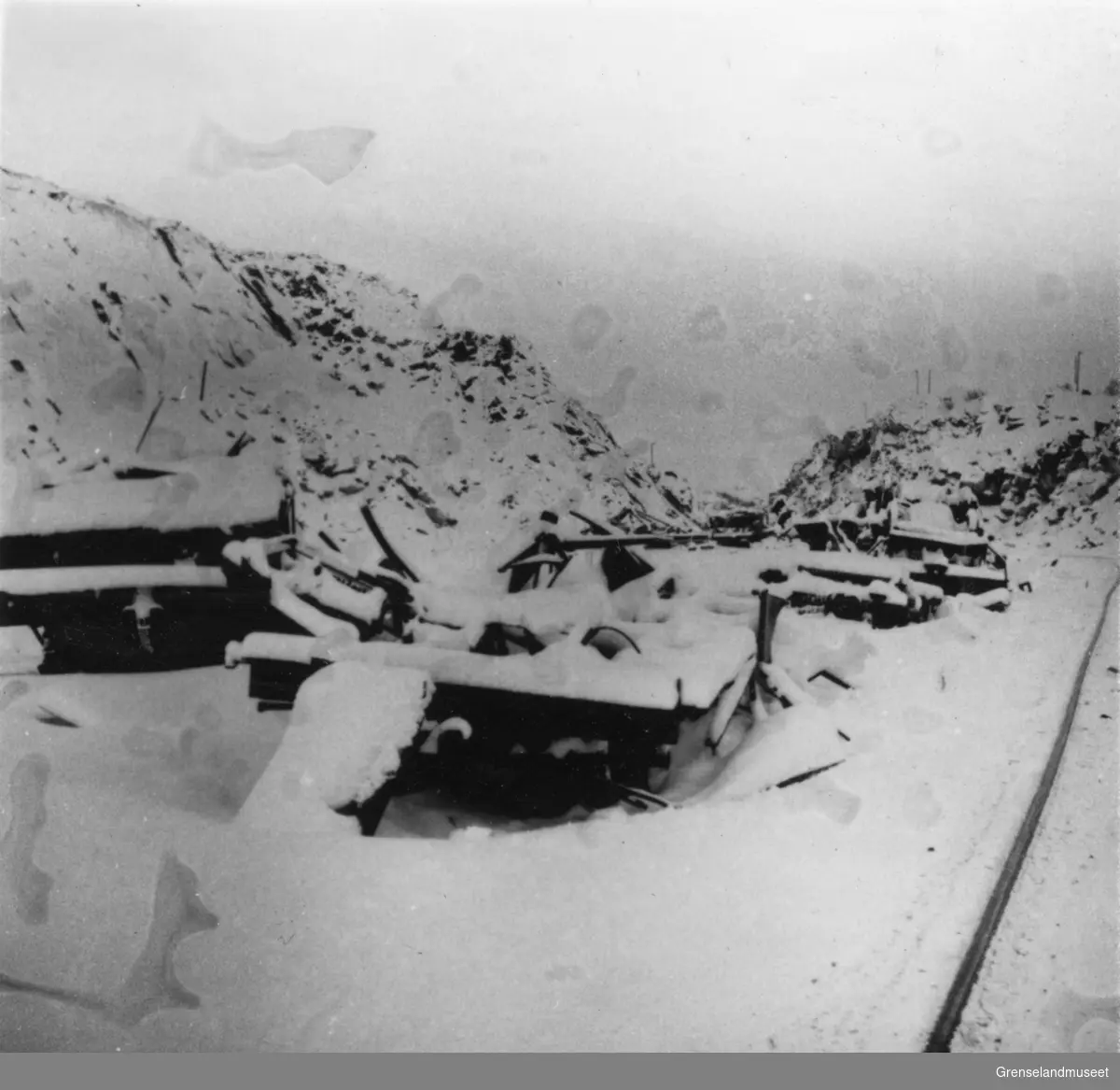 Fra pallene, gruva i Bjørnevatn vinteren 1944/45.