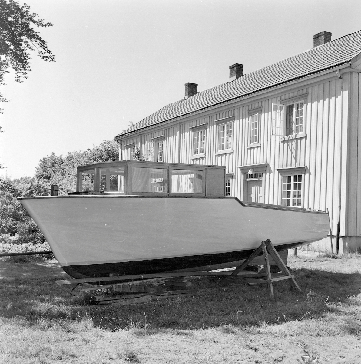 Hjemmebygd båt på Havstein gård