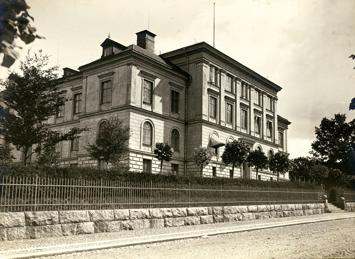 Blindskolan sedd från Södra Esplanaden på Söder i Växjö, ca. 1913.