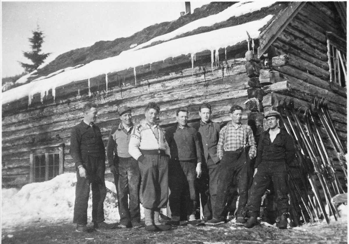 Skogsarbeidere i Olden, Lysøysundet.