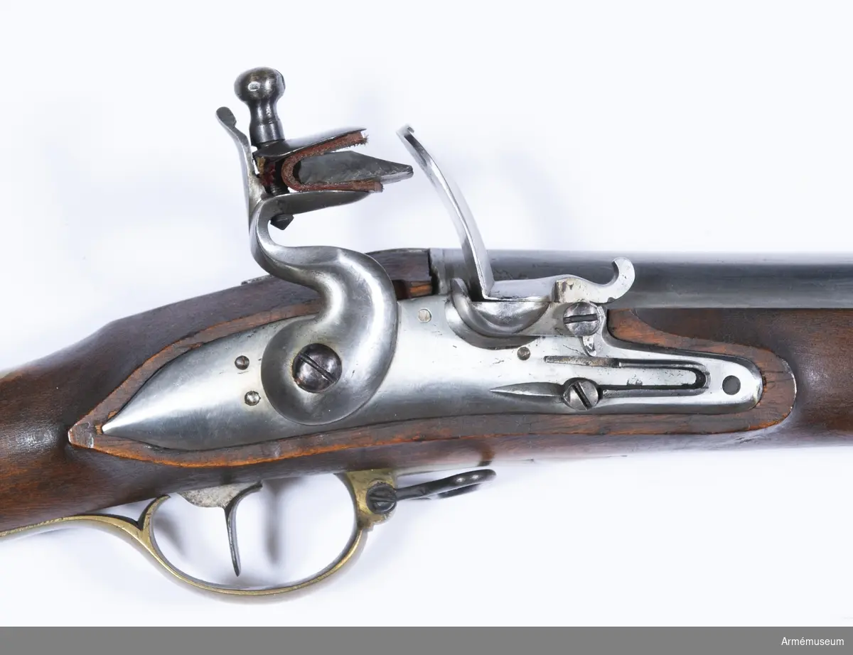 Grupp E II b.
Flintlåsgevär. Förändringsmodell klass 2 omkr. 1820 från 1808 inköpta engelska gevär. Modellexemplar?