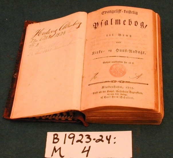 Salmebok. Fra protokollen: "Evangelistisk kristelig Psalmebog", Kbhv. 1803. Paa fursatsbladet: Hedevig Altenburg 2den October 1824.