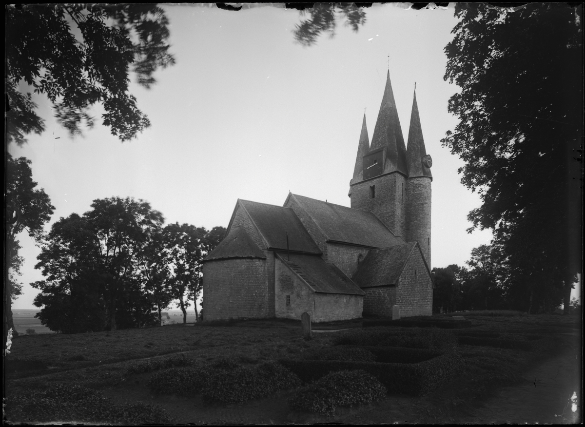 Husaby kyrka