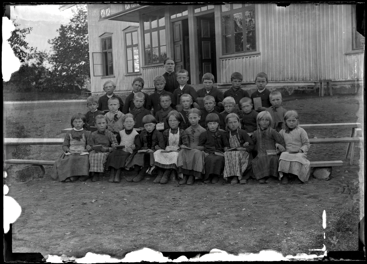 Skolbarn vid Tådene skola