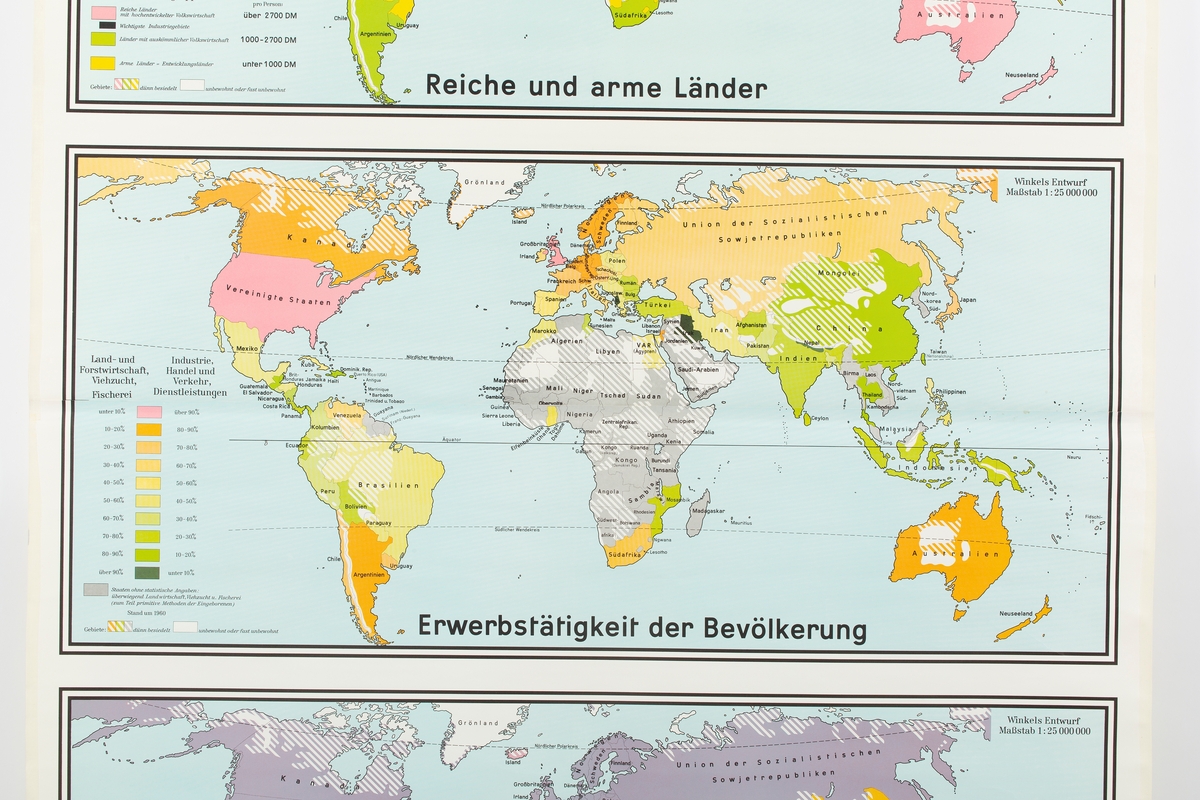 Skolekart, verdenskart som viser ressurser, klima, topografi m.m. Montert på to rundstokker.