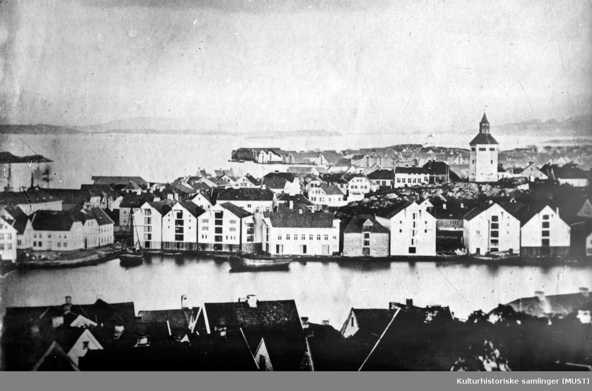 Skagen i Stavanger med Valberget - sett fra Løkkeveien.