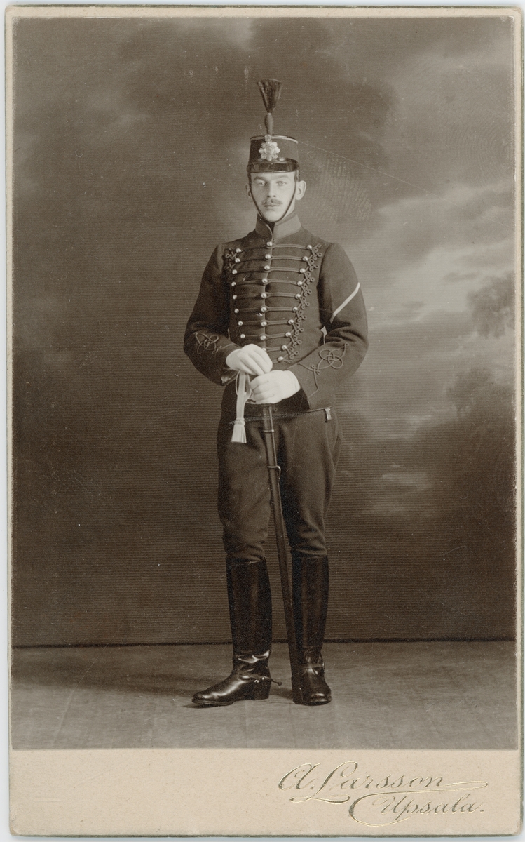 Kabinettsfotografi - man i uniform, Uppsala 1914