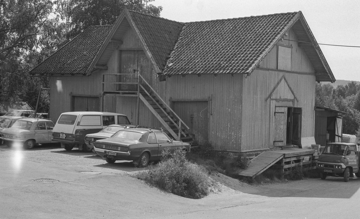 To hus i krysset Frydenlunvn. Gamle Trysilvei. (Revet 1978) Nord-østre hjørnet.