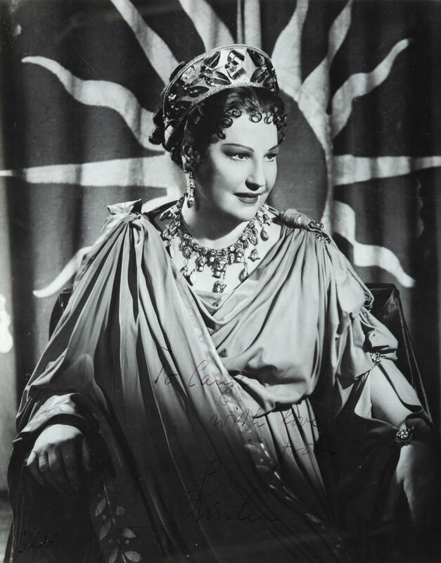 Kirsten Flagstad som Dido i operaen Dido og Aeneas av Henry Purcell. Bildet er datert 1956.
