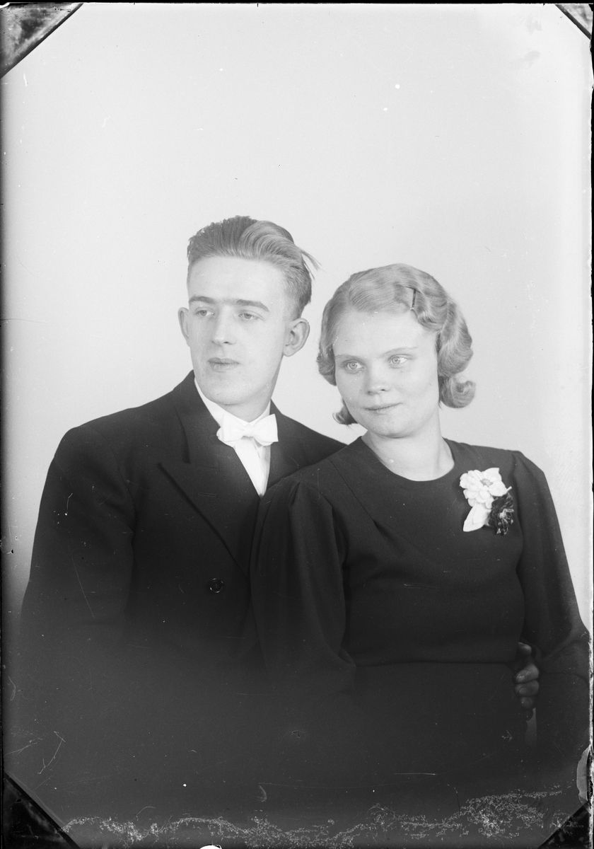 Ateljéporträtt - man och kvinna, Östhammar, Uppland