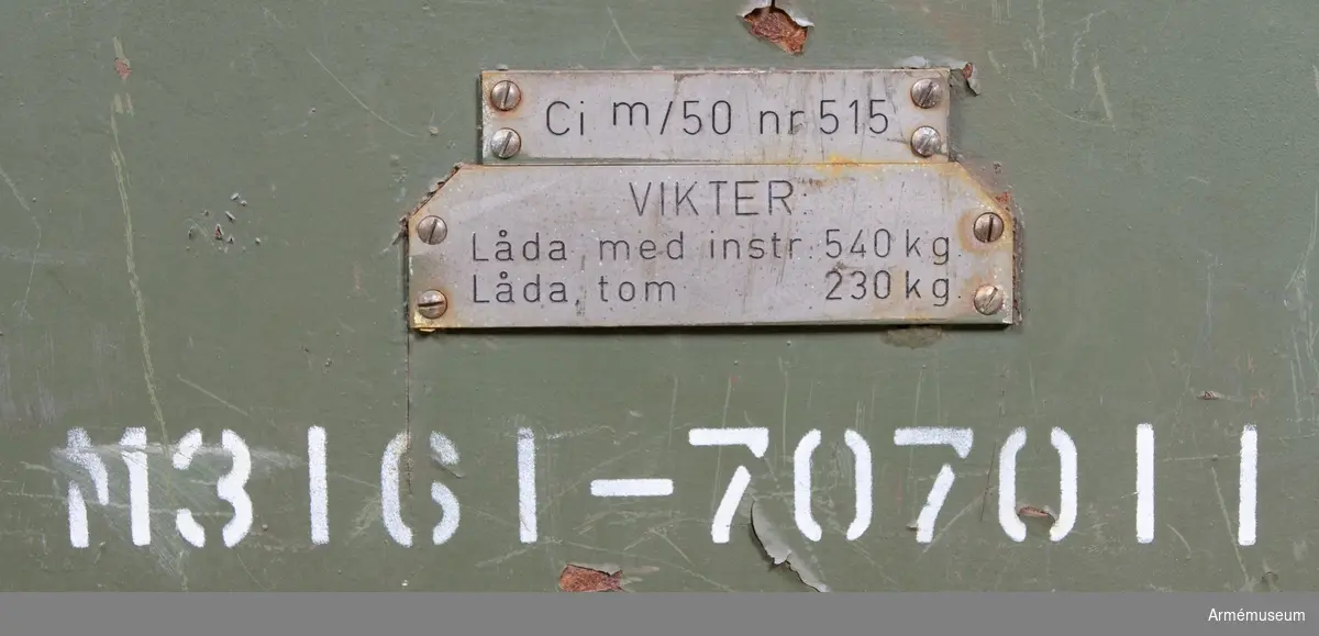 Centralinstrument m/1950.
Med centralsikte/avståndsmätare m/1946 (4-meters) Nr 515. Mil.reg.nr: 126354.
