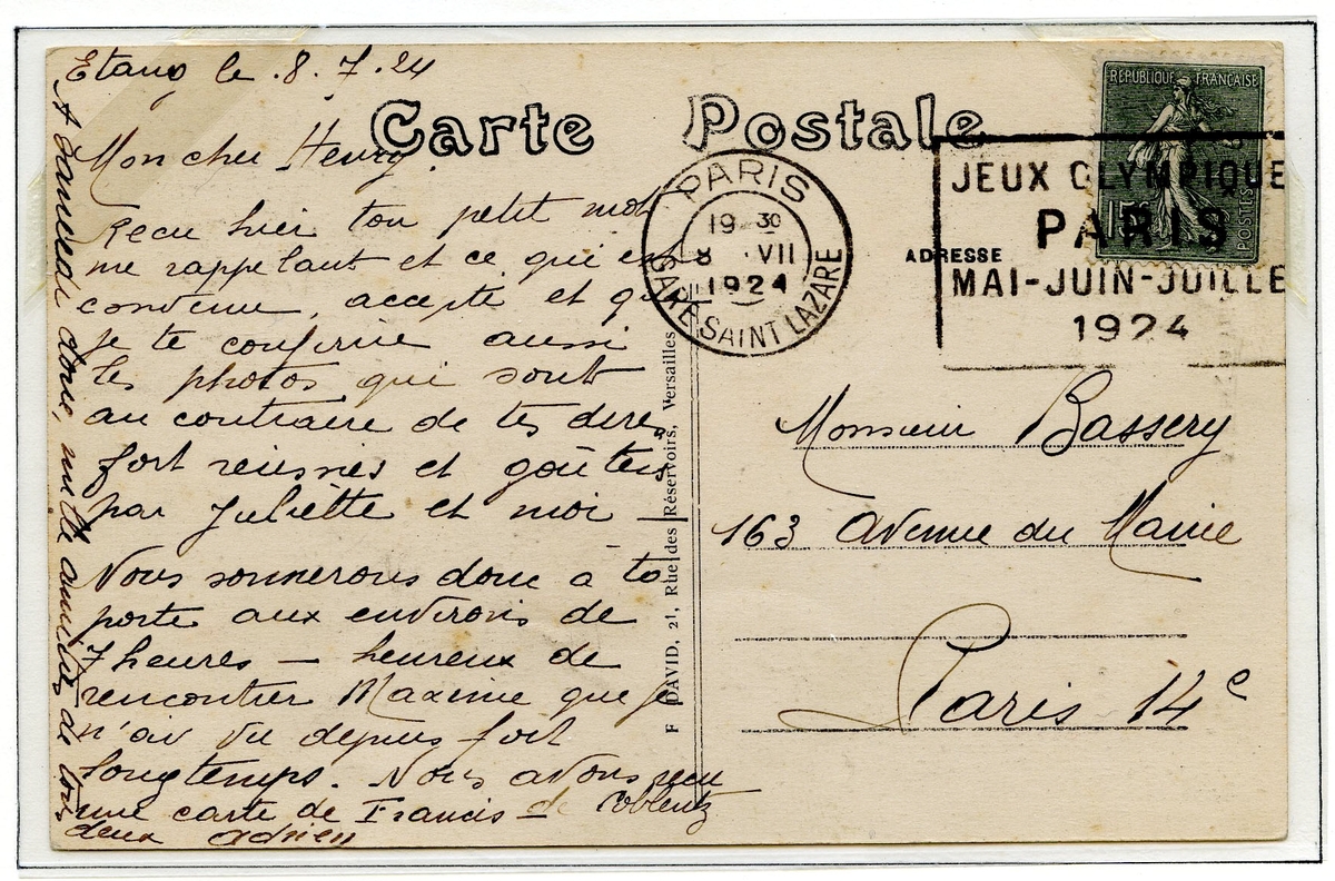 To frankerte postkort montert på albumside. Begge er stemplet i juli 1924