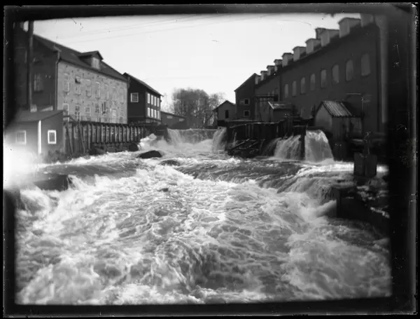 Vattenfall - Västergötlands Museum / DigitaltMuseum