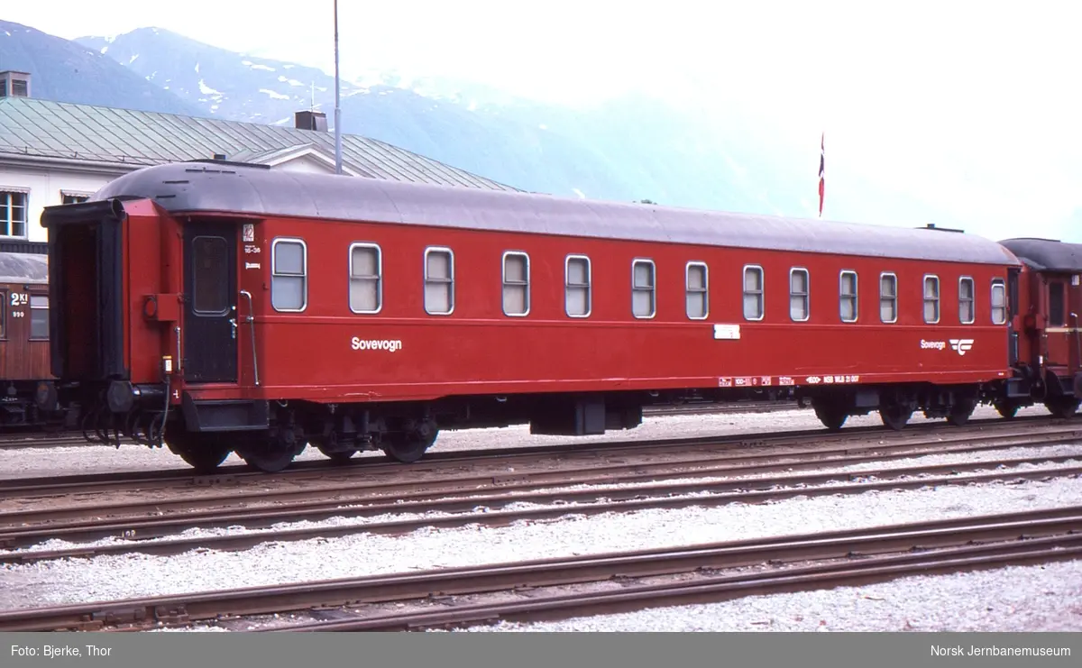 NSB sovevogn WLB 21007 på Åndalsnes stasjon