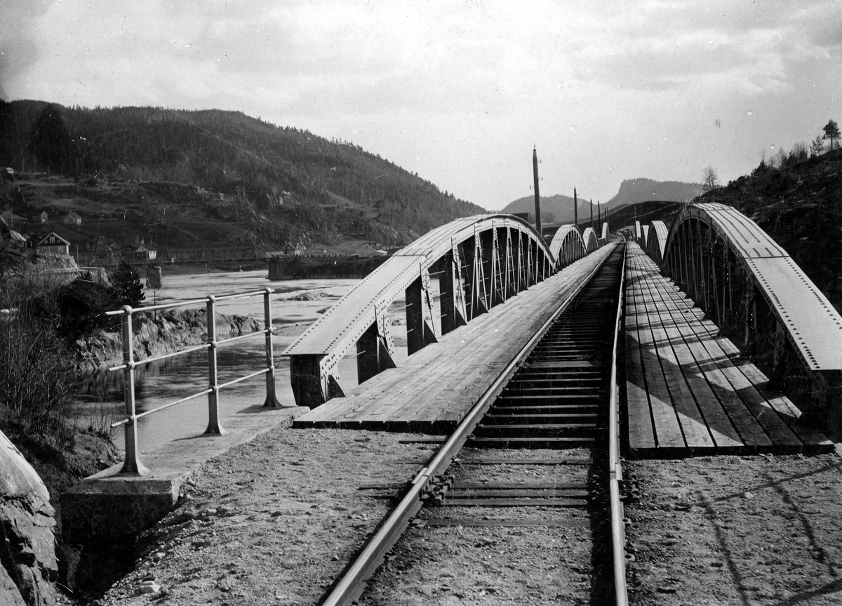 Setesdalsbanen. Kvarstein bro, sett nordfra.