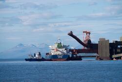 "Issara Naree", Thailandsregistrert bulk carrier, 200 m lang