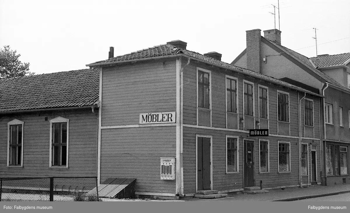 Byggnadsinventering 1972. Bocken, Järnvägsgatan, stä 308, ordenslokalen från NV.
