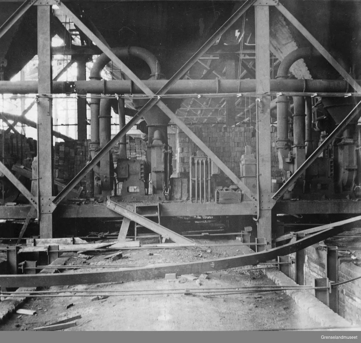 Ovn 2 med kullstøvapparat, Brikettverket 26. april 1946.