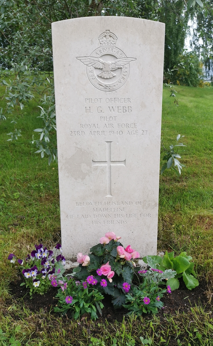 Hector Garman Webb. Britisk krigsgrav på Åndalsnes kirkegård.