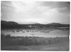 Båter i Alstahaugvågen, Petter Dass-jubileet 6. juli 1947