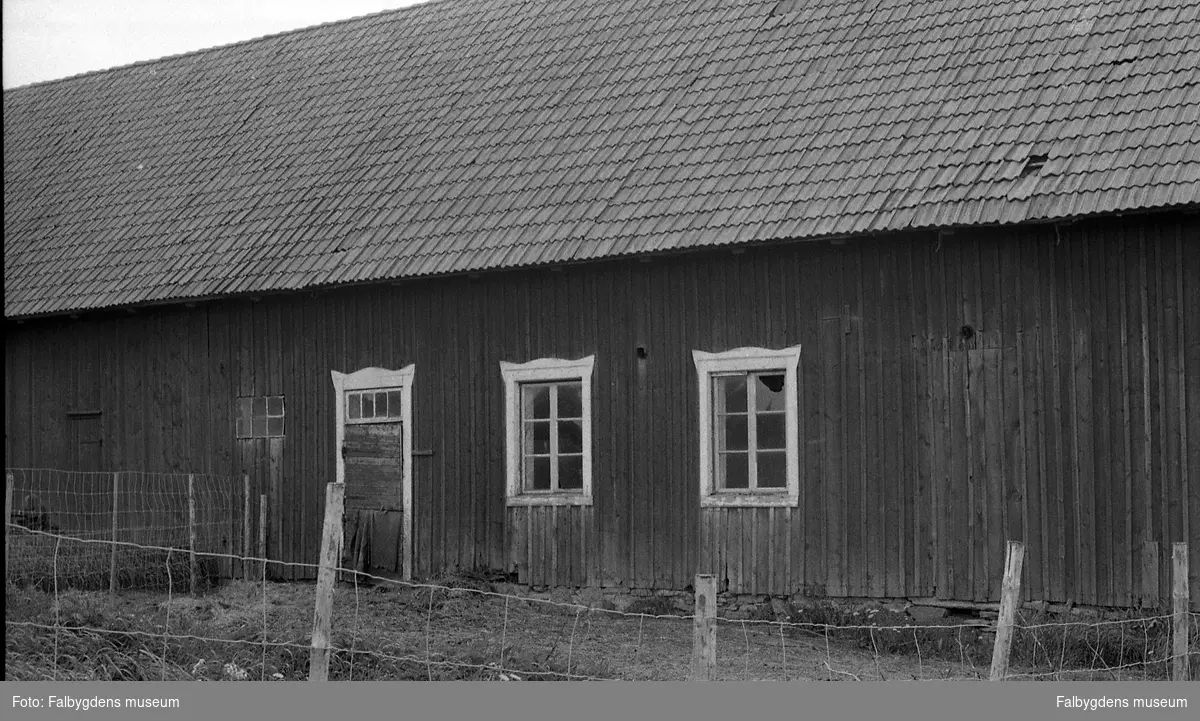 Byggnadsinventering 1972. Mellomgårdens ladugård.