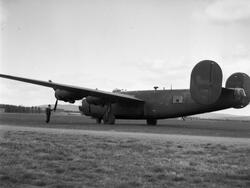 Et bombefly ved navn Consolidated B-24 Liberator. En mann i 