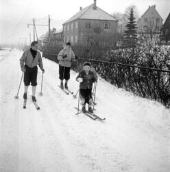 Vinter i byen. Ukjent sted. Desember 1955.