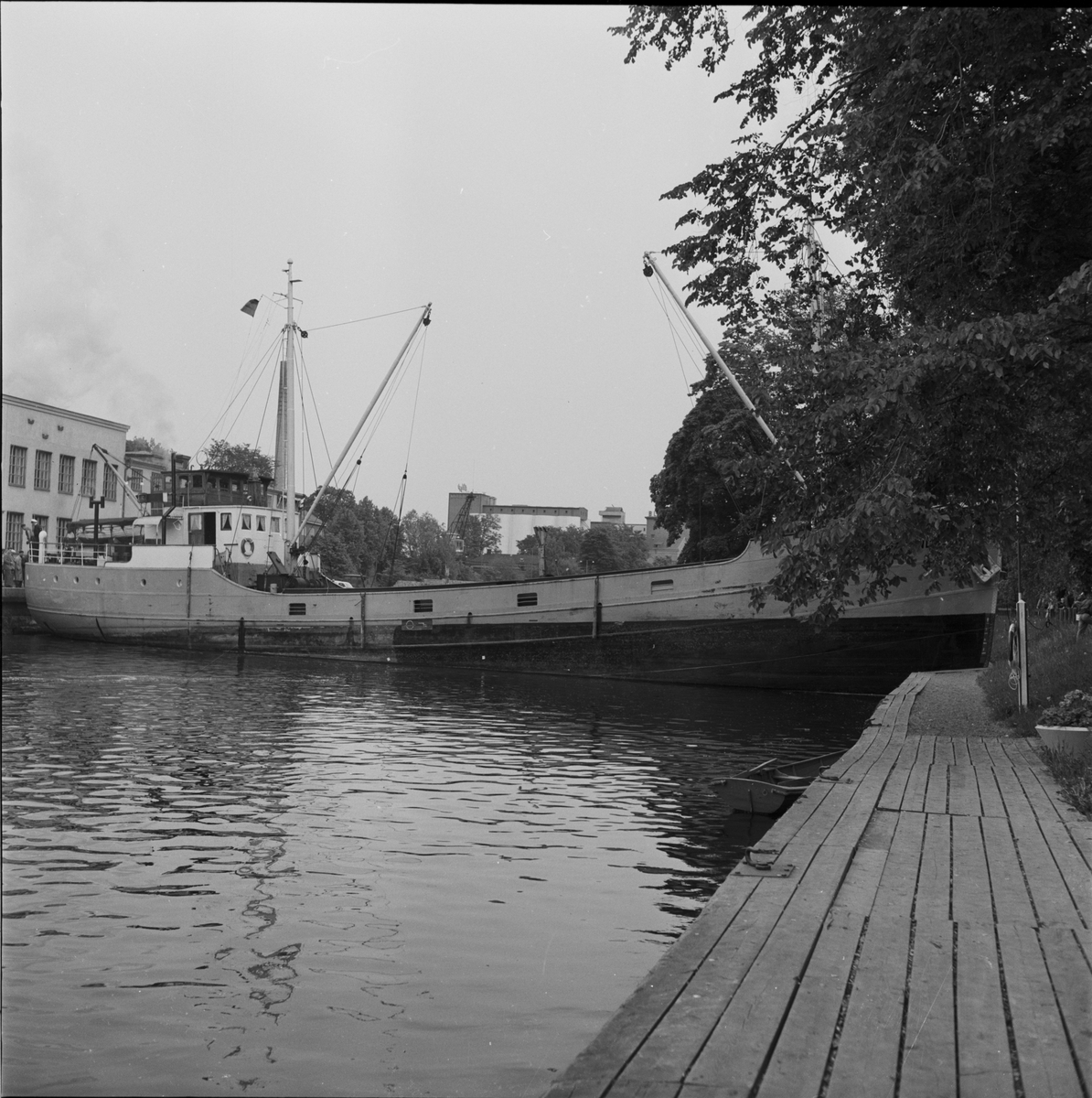 Motorfartyget Bernd Boll - misslyckat försök att vända i Uppsala hamn, 1958
