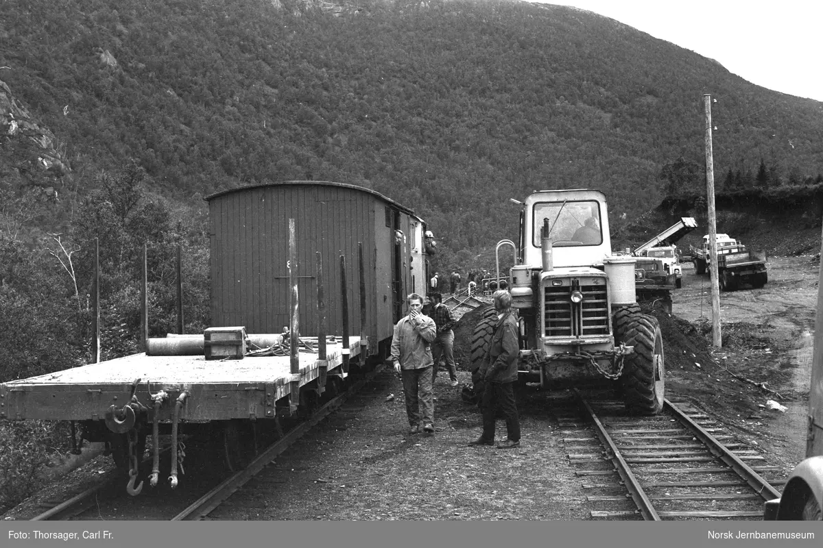 Riving av Sulitjelmabanens spor ved Ågifjellet holdeplass