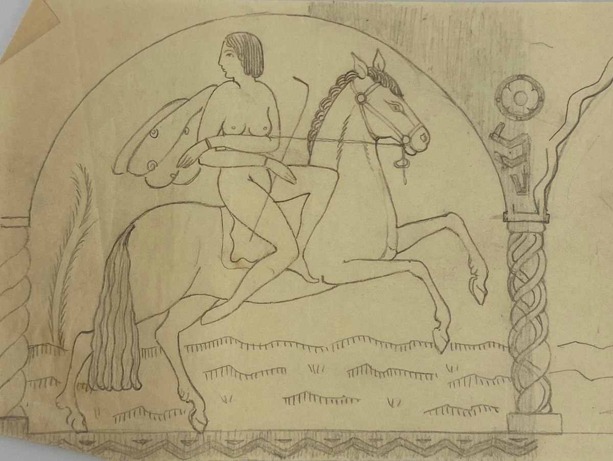 Graalvas nr 430, formgiven av Simon Gate, mönstermakare Fritz Blomqvist (ritning finns i Blomqvists arkiv, se även bifogad bild), tillverkad av mästerblåsare Knut Bergqvist. Blågrönt mönster två oklädda kvinnor, den ena på häst, mot en blåtonad botten. Foten är mörkt rosatonad.