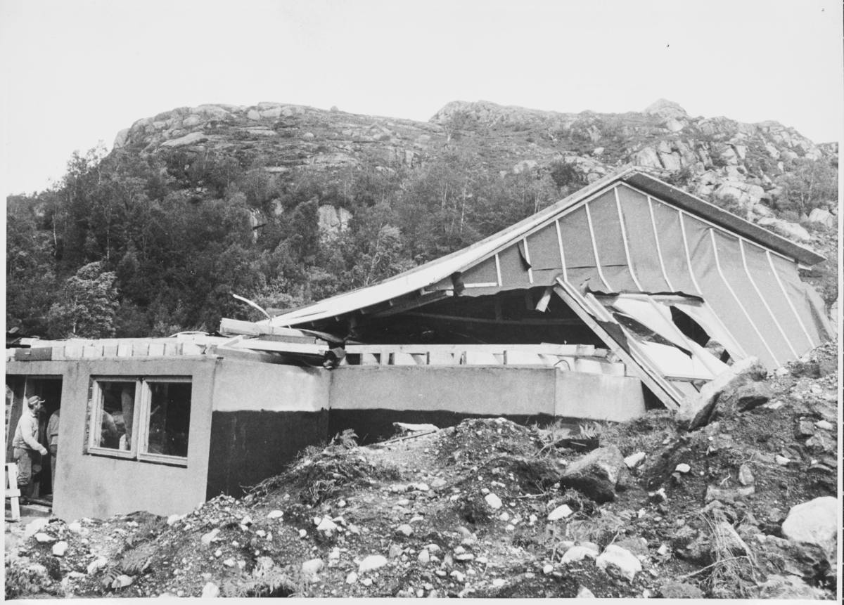 Ødelagt hus etter orkanen, september 1969.
