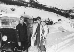 Avd. ingeniør Johannes Holt til høyre, ca. 1946 i et sted i 