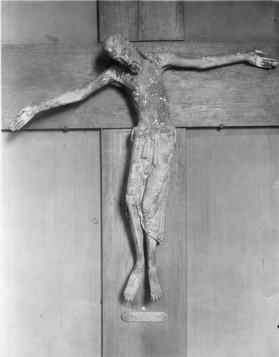 Krucifix med medeltida skulptur