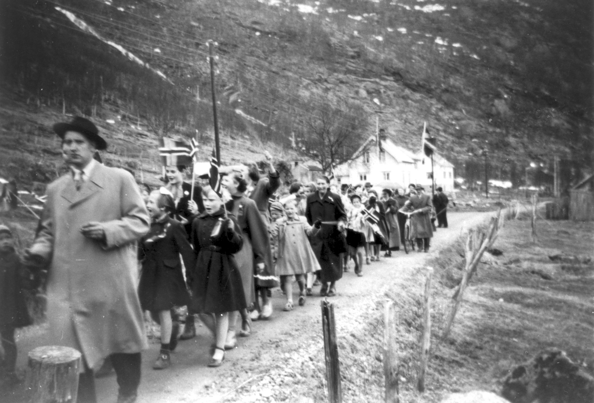 17.maitoget i Skjellelva i 1956.