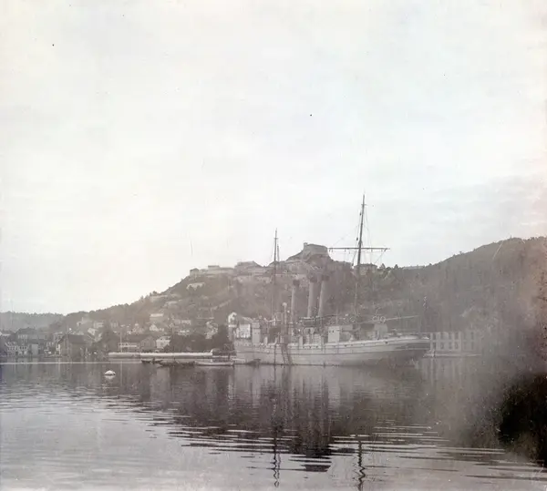 Skuteportrett Fra Havnen I Halden, Fotografert I Forbindelse Med ...