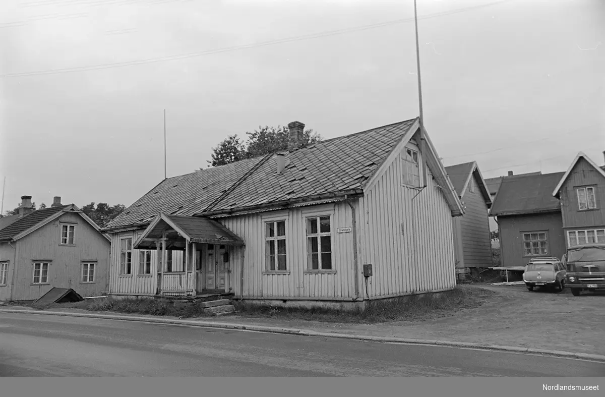 Et gammelt skolehus i Strandgata, Mo i Rana.