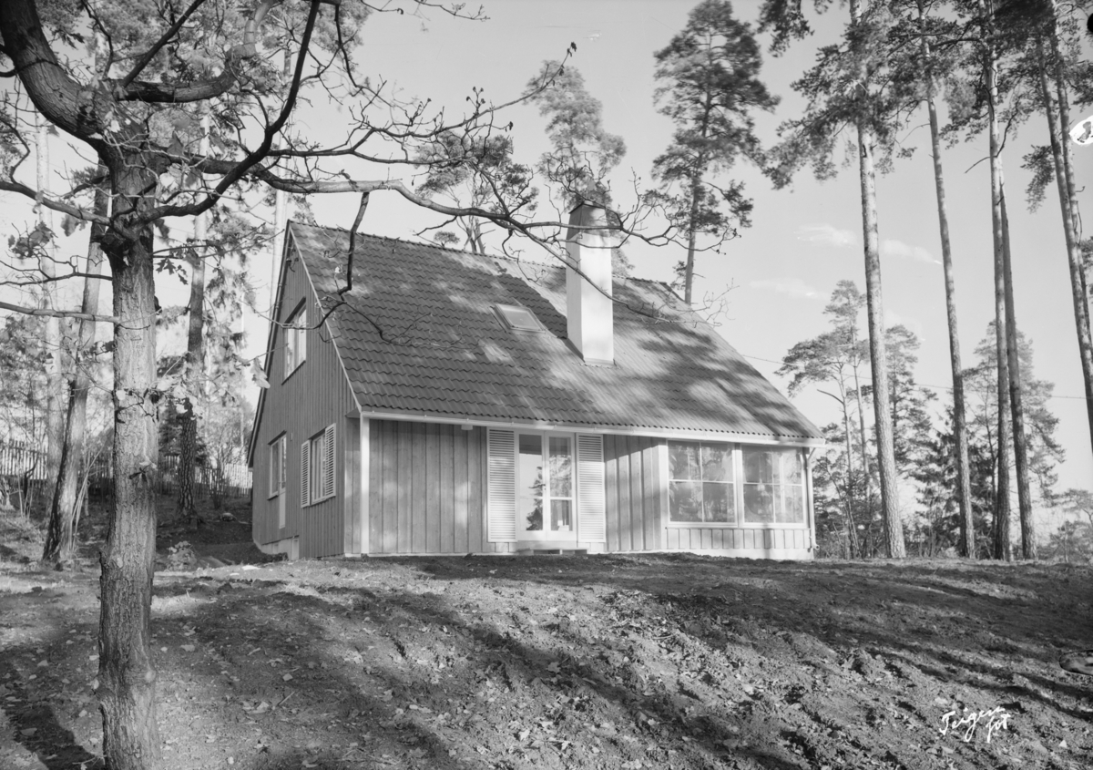 Arkitekturfoto av enebolig, muligens på Ullernåsen.