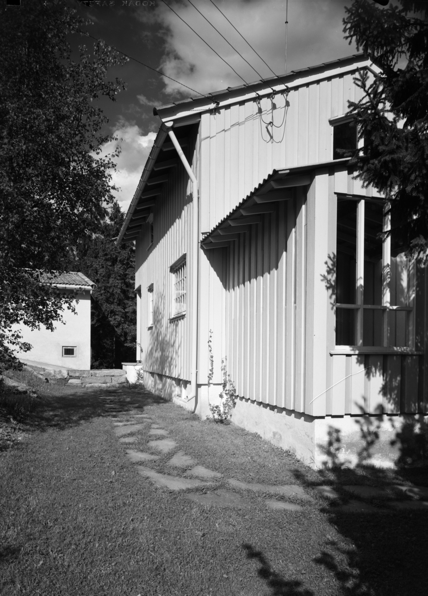 Sødring, ark. boligbygg - eksteriør - interiør - se også Francis Sønnichsen - mynten, Kongsberg - Tromsø posthus H775 - Oslo Postk. Verkst. Og garasje - 4934 - Larsgården 2875 - Røa Vel-heim 99