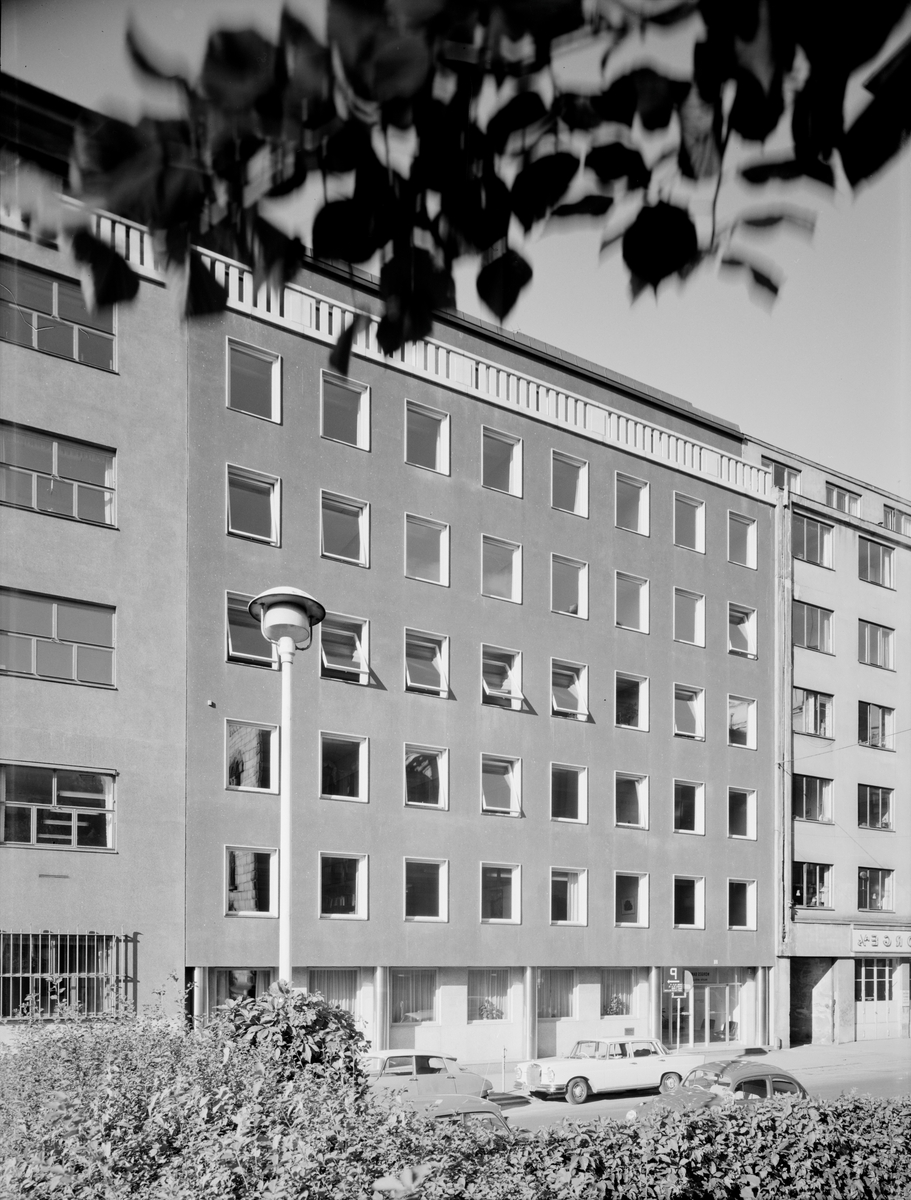 Arkitekturfoto av Norges bans seddeltrykkeri i Oslo.