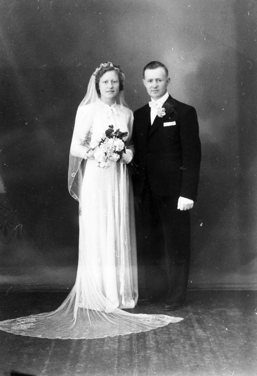 Brudeparet Sigrid og Ola K. Haalien