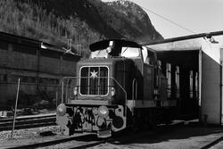Rjukanbanens diesellokomotiv nr. 22 utenfor lokomotivstallen