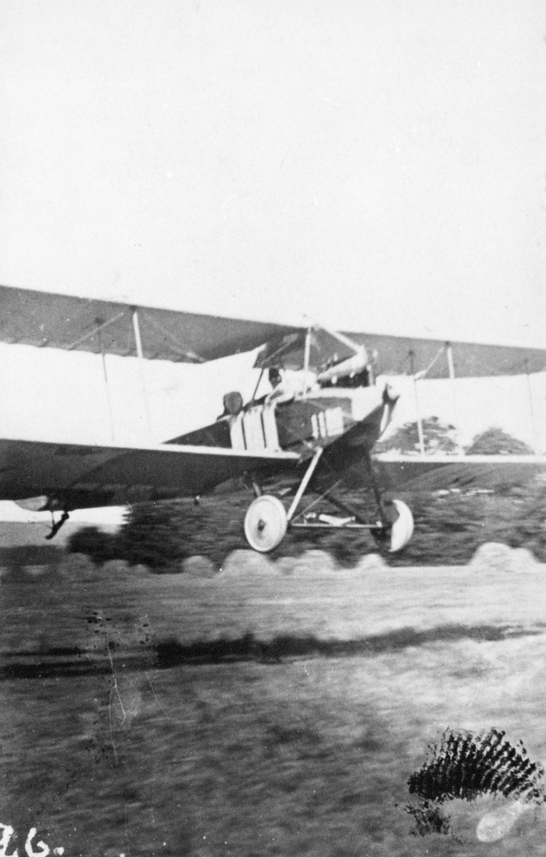 Flygplan SW 12, Albatros, startar från Malmen, omkring 1920.