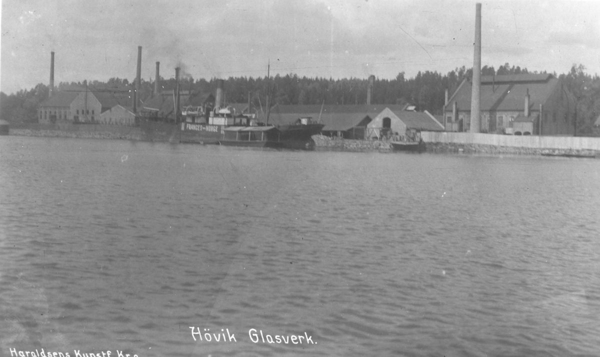 Industrianlegg ved elv, Høvik Glasverk