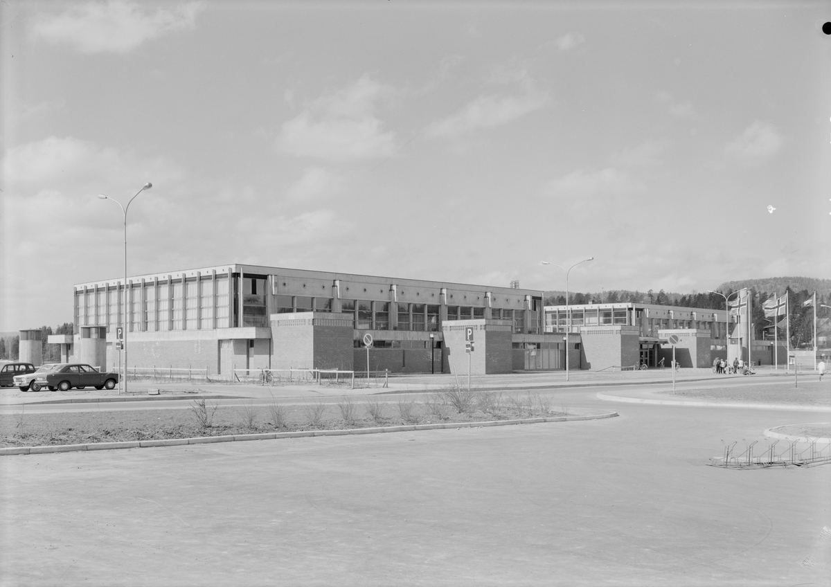 Arkitekturfoto av Nadderudhallen.