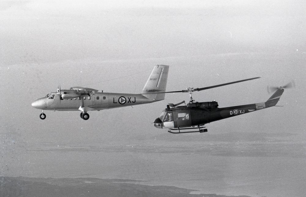 DHC-6 Twin Otter og Bell UH-1B