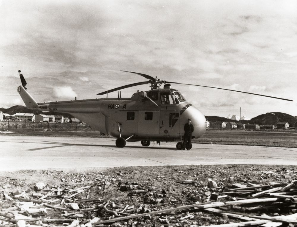 Helikopteret Sikorsky H-19D på Bodø flystasjon.