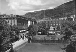 Telegrafbygningen i Bergen med Kringkastingsmaster på taket,