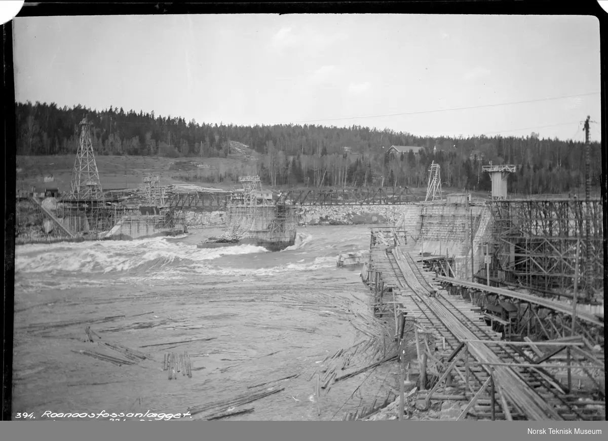 Flommen på Rånåsfoss 22.5 1920 under utbyggingen av Rånåsfossanlegget