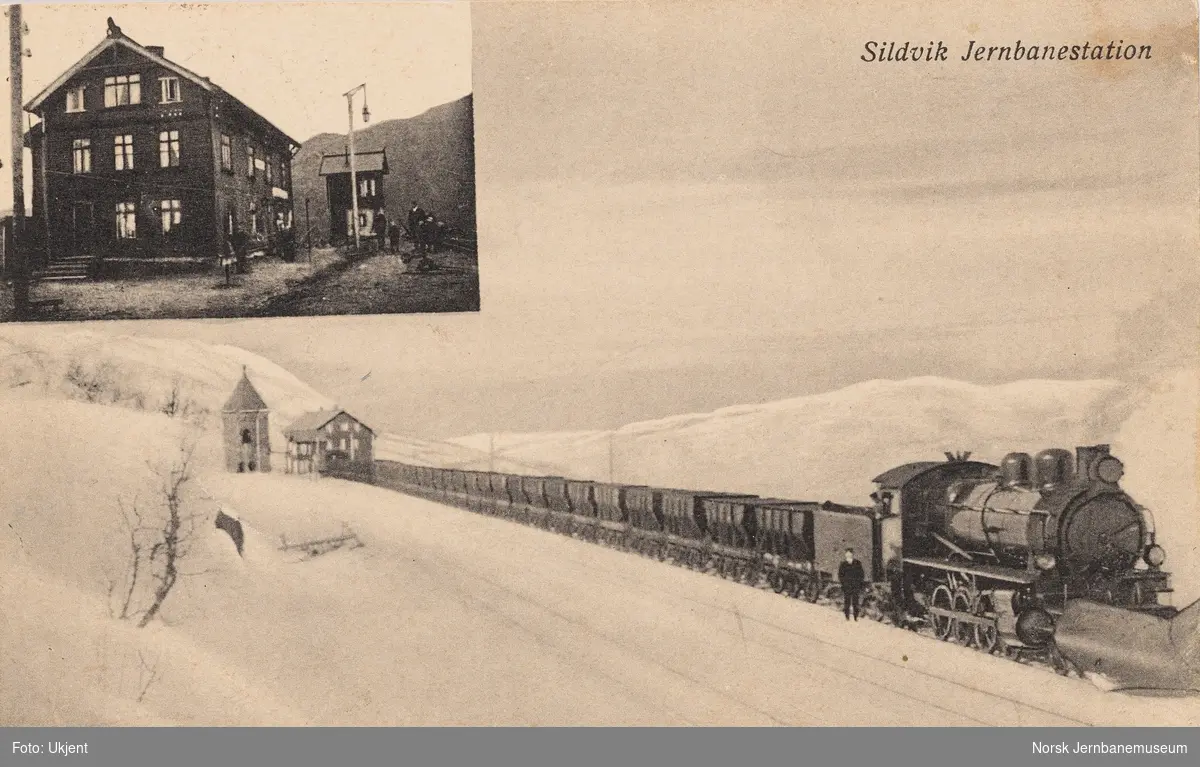 Damplokomotiv type 19a med malmvogner på Sildvik (senere Rombak) stasjon på Ofotbanen