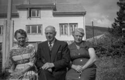"1957"."Hjå fru Rønning 25.07.1957"."Tur til Engesetdalen 27